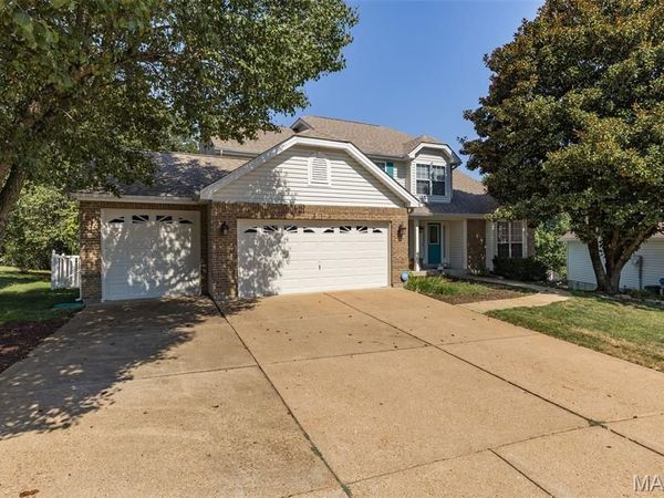 413 Roosevelt Woods Court, Fenton, MO 63026