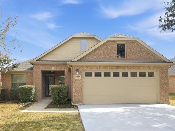 2927 Albares, Grand Prairie, TX 75054