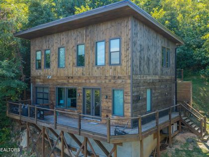 809 Chestnut Drive Gatlinburg, TN 37738