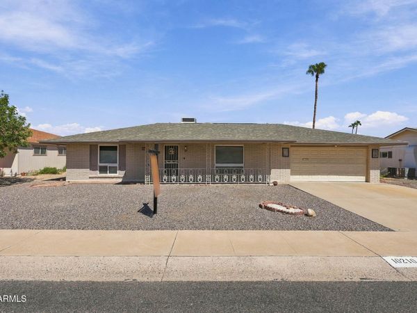 10210 W TWIN OAKS Drive, Sun City, AZ 85351