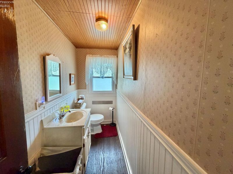 350 Walnut Avenue, Lakeside, OH 43440 Photo 10