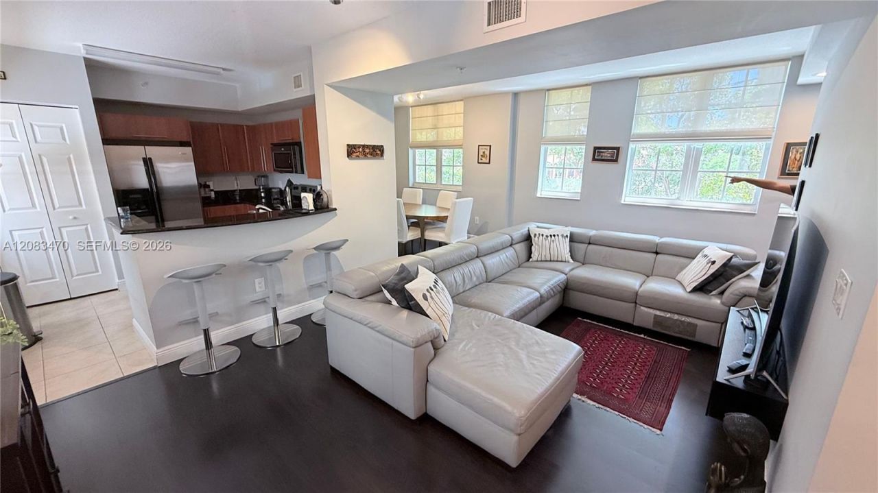 3232 SW 22nd Ter, Unit 113, Miami, FL 33145 Photo