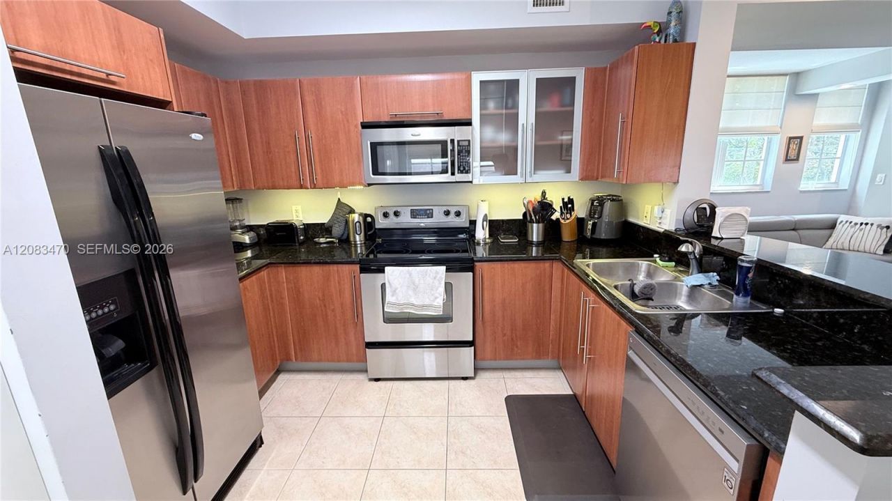 3232 SW 22nd Ter, Unit 113, Miami, FL 33145 Photo