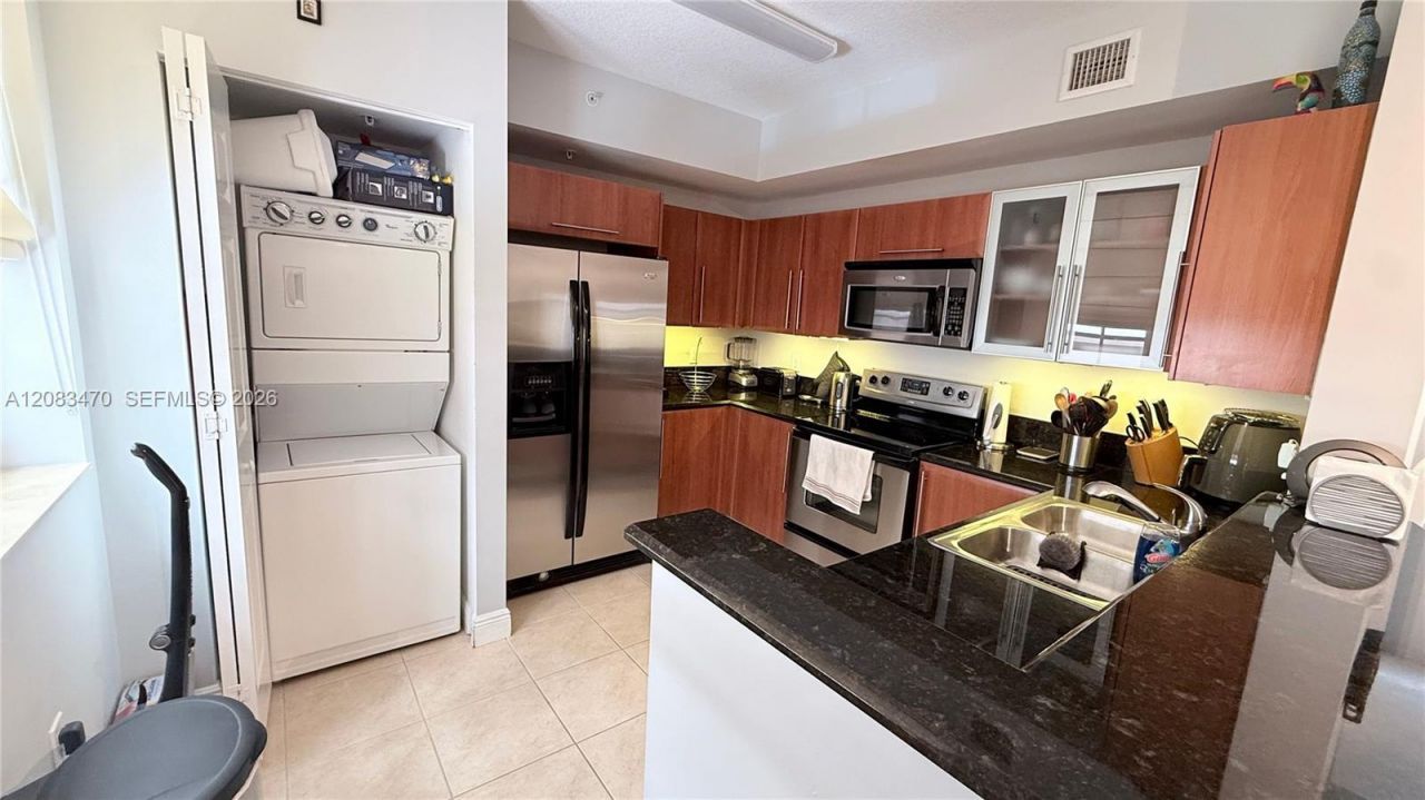 3232 SW 22nd Ter, Unit 113, Miami, FL 33145 Photo