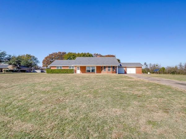 407 Llano Court , Weatherford, TX 76087
