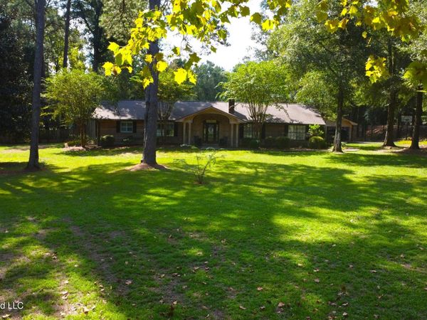 8 Sunflower Road, Foxworth, MS 39483