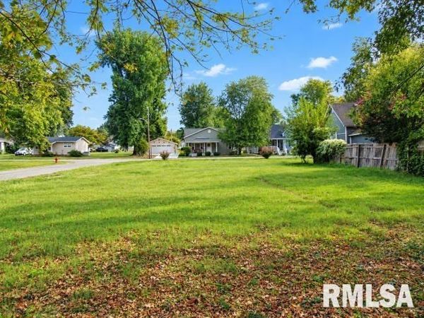 801 W MADISON Street, Herrin, IL 62948