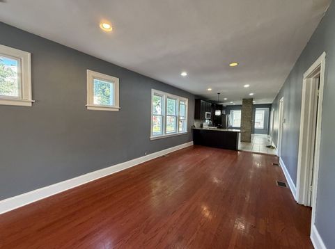 Main Photo