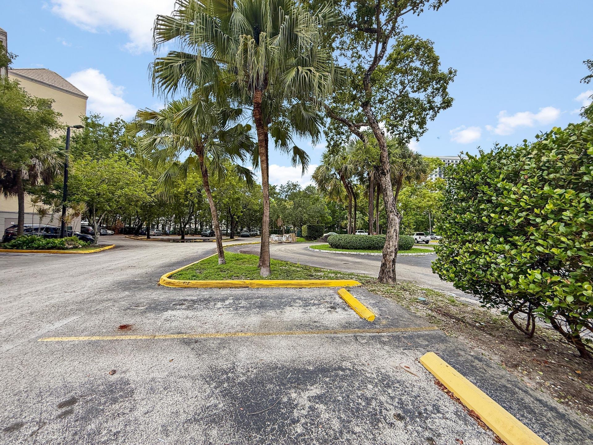 8290 Lake Drive, Unit 250, Doral, FL 33166 Photo