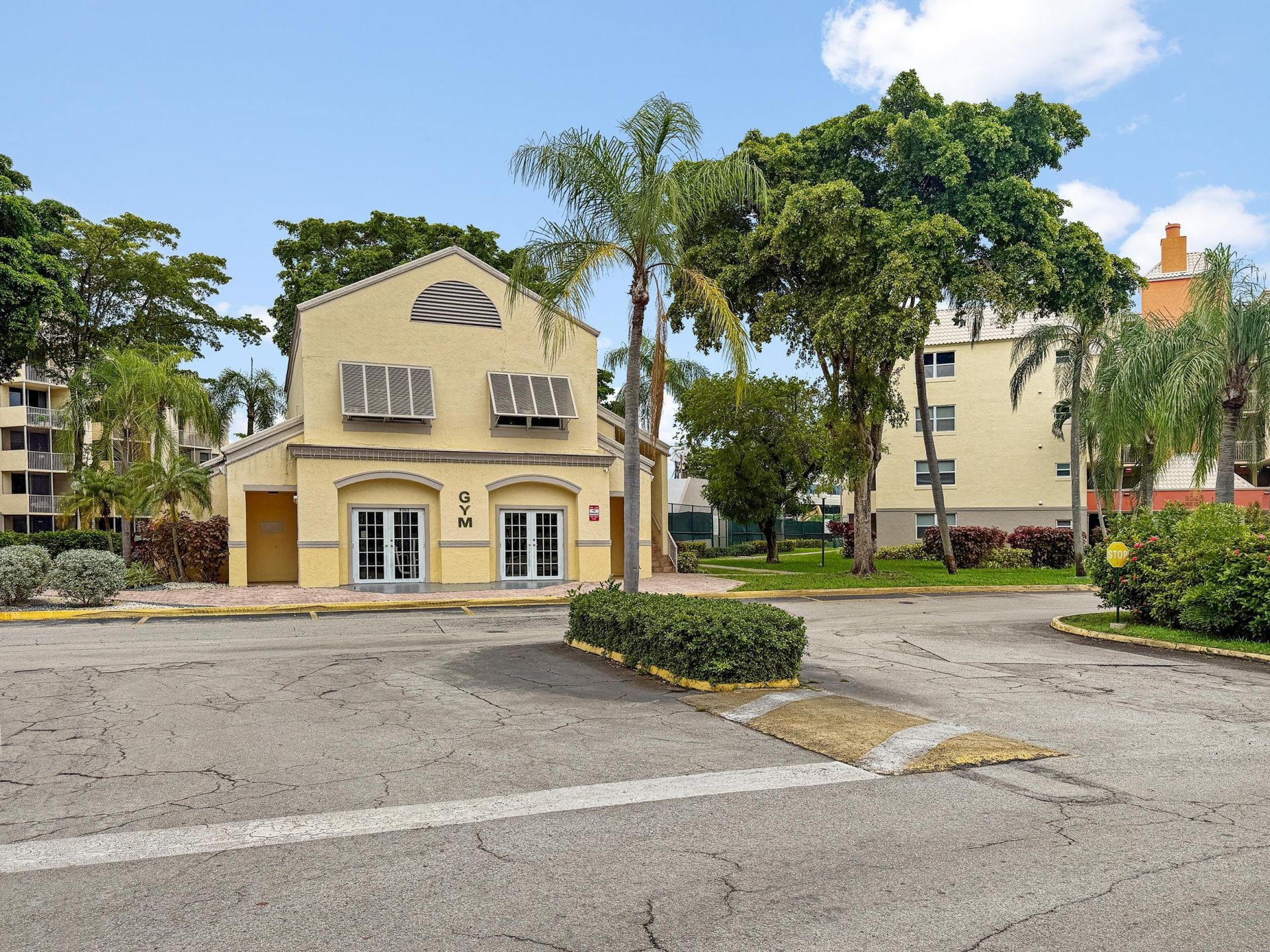 8290 Lake Drive, Unit 250, Doral, FL 33166 Photo
