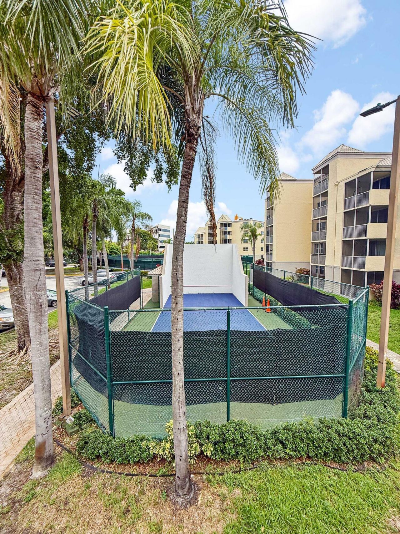 8290 Lake Drive, Unit 250, Doral, FL 33166 Photo