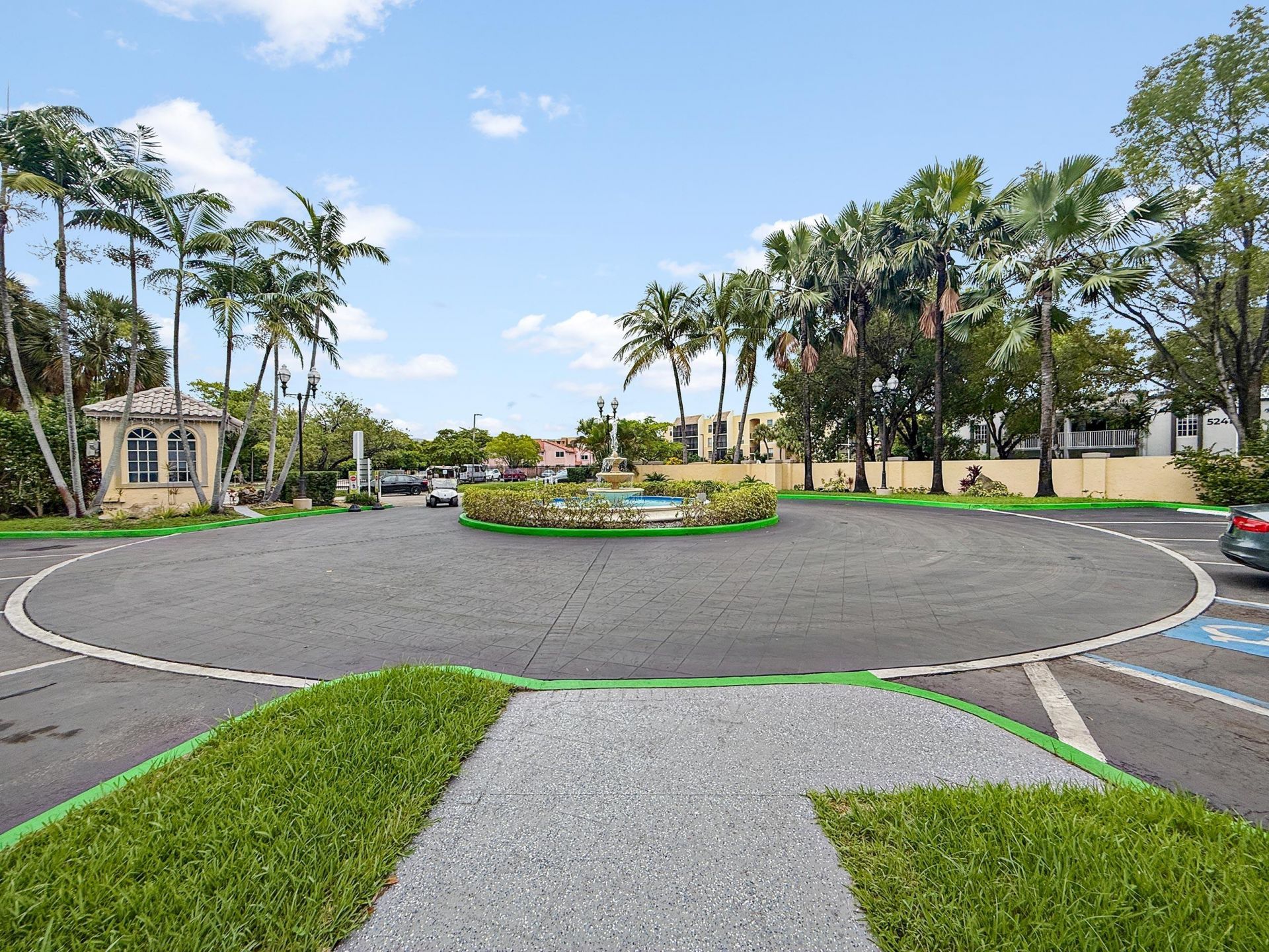 8290 Lake Drive, Unit 250, Doral, FL 33166 Photo