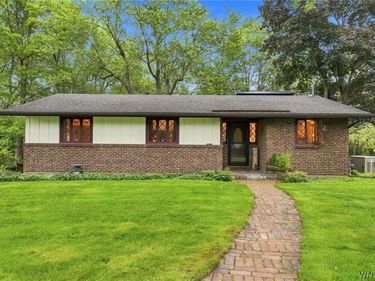 5065 Alexander Drive, Clarence, NY 14031
