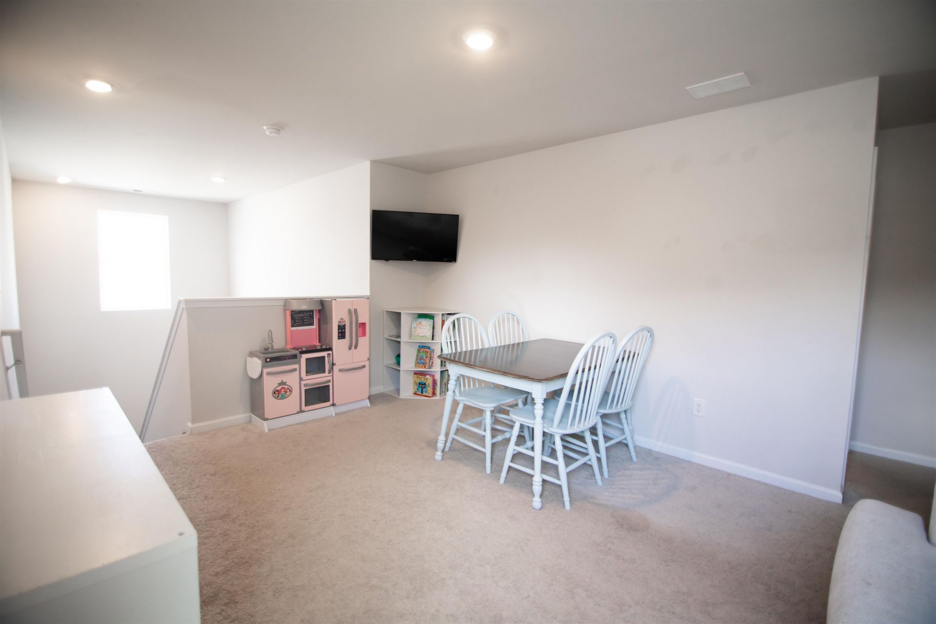 669 Harrison Mill St. Photo 26
