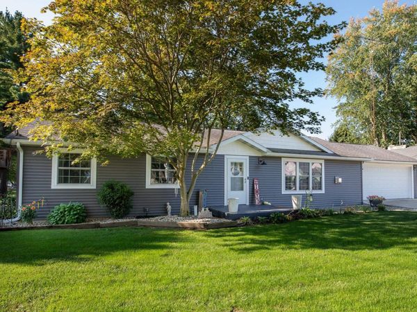 121 W Pleasant Street, Etna Green, IN 46524