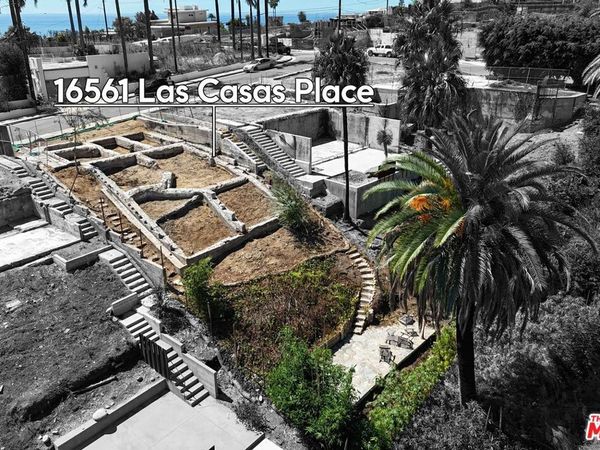 16561 Las Casas Place , Pacific Palisades, CA 90272