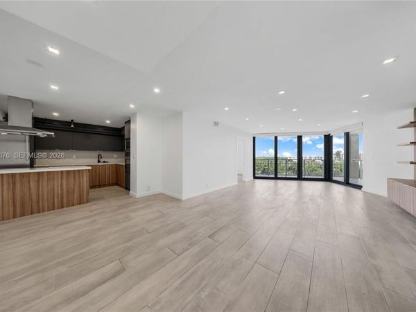 1000 Quayside Ter, Unit 903, Miami, FL 33138