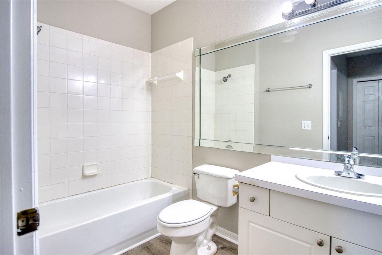 5146 Northridge Road, Unit 303, Sarasota, FL 34238 Photo
