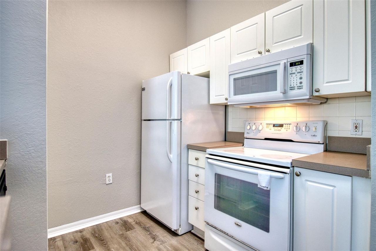5146 Northridge Road, Unit 303, Sarasota, FL 34238 Photo