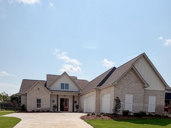 63 Huxley Dr Drive, Starkville, MS 39759