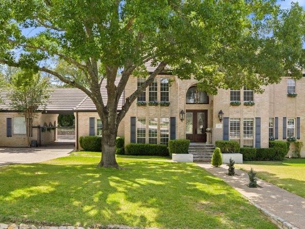 17 Hedgebrook WAY, The Hills, TX 78738
