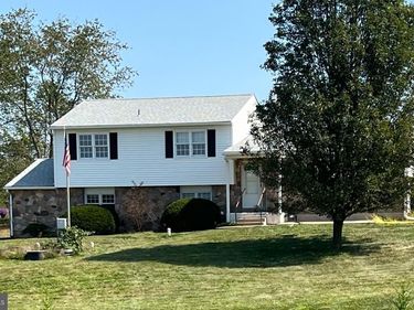 1155 GRAVEL PIKE, Unit 1, GREEN LANE, PA 18054