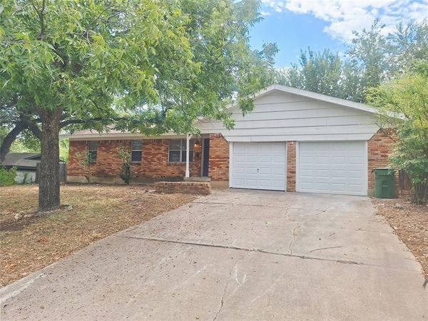 7204 Karen Drive, North Richland Hills, TX 76180