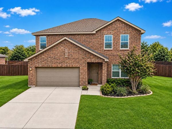 2 Glen Crossings Road, Edgecliff Village, TX 76134