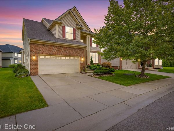 27062 Victoria Road, Novi, Mi 48374