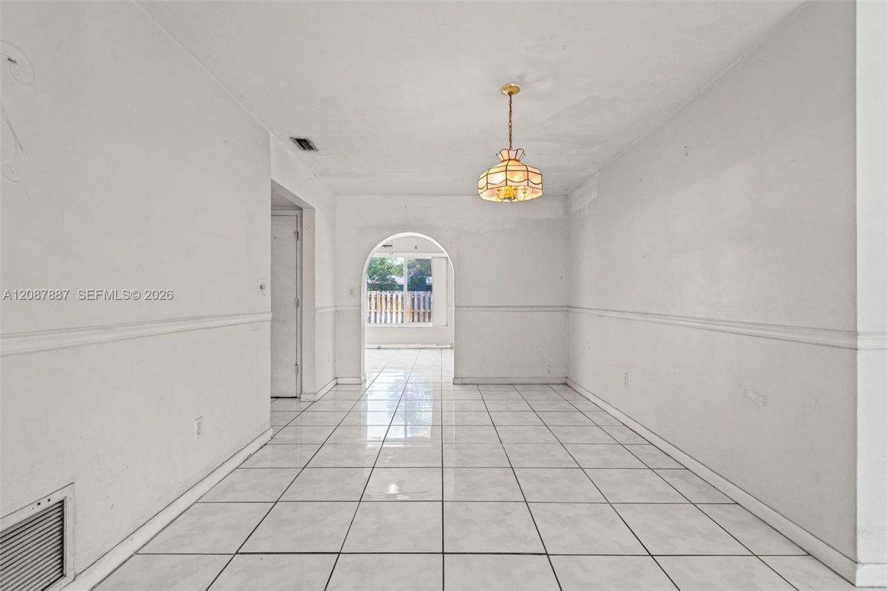 800 NW 48th Ter, Plantation, FL 33317 Photo