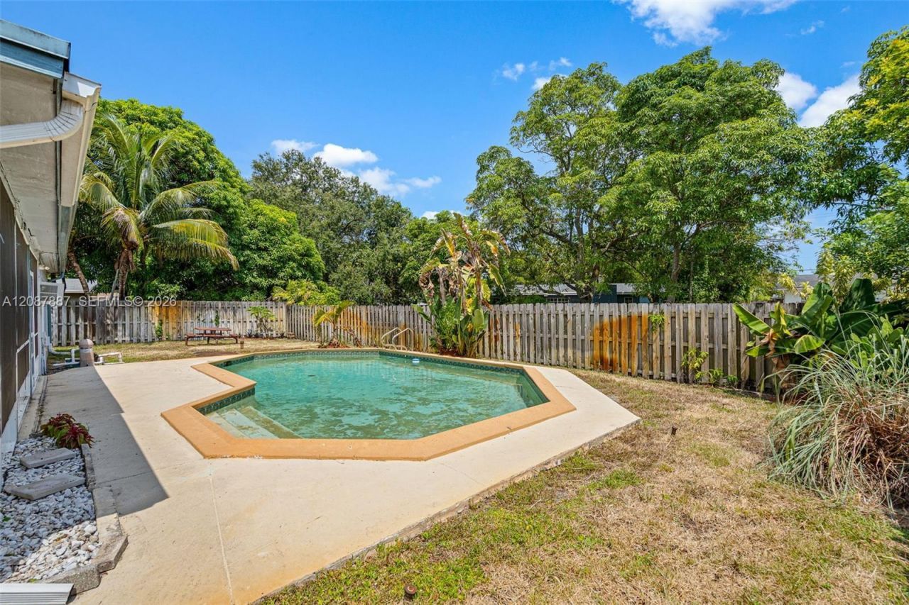800 NW 48th Ter, Plantation, FL 33317 Photo
