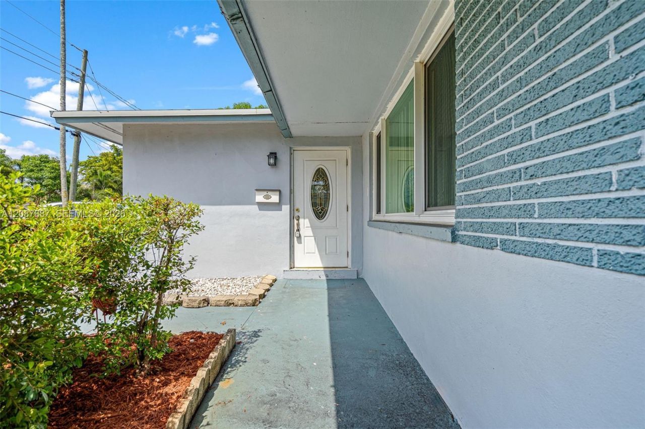 800 NW 48th Ter, Plantation, FL 33317 Photo