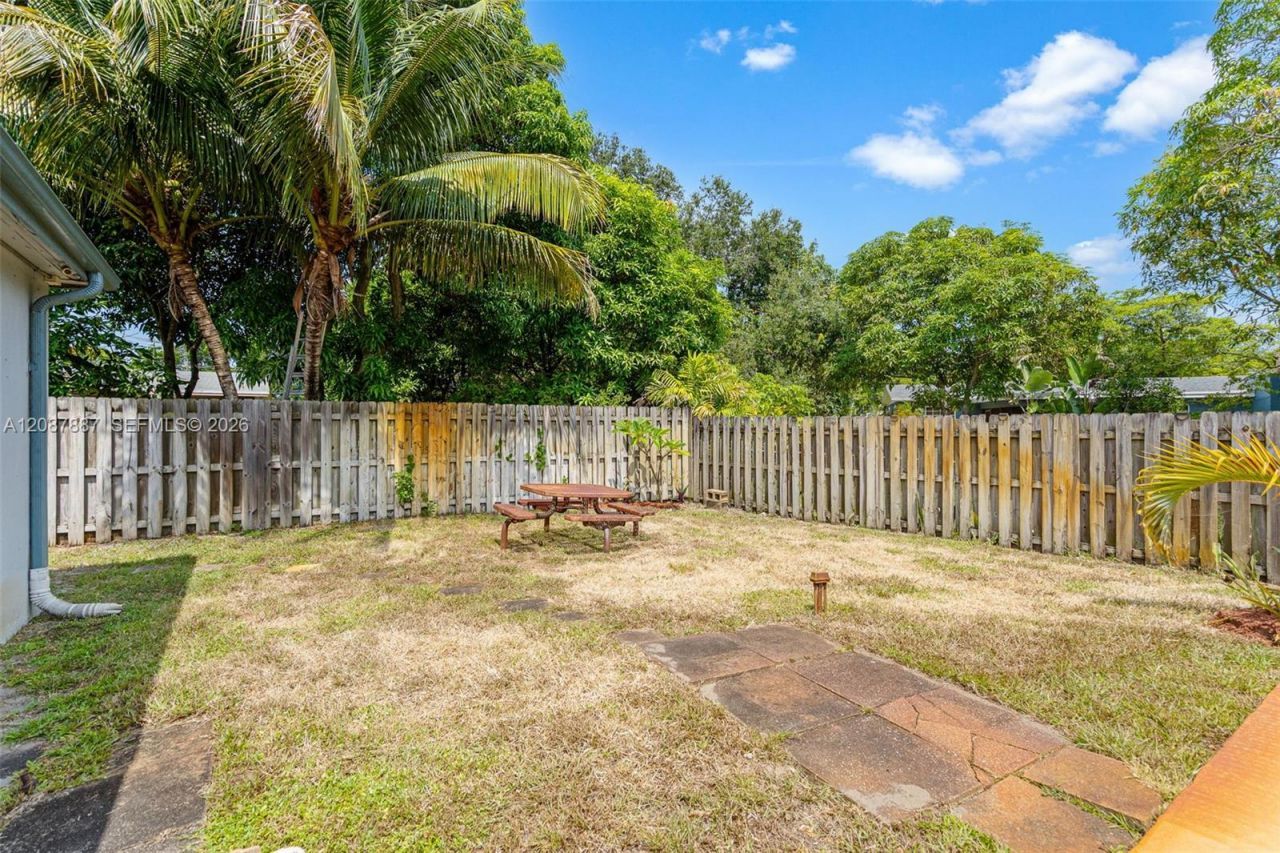 800 NW 48th Ter, Plantation, FL 33317 Photo
