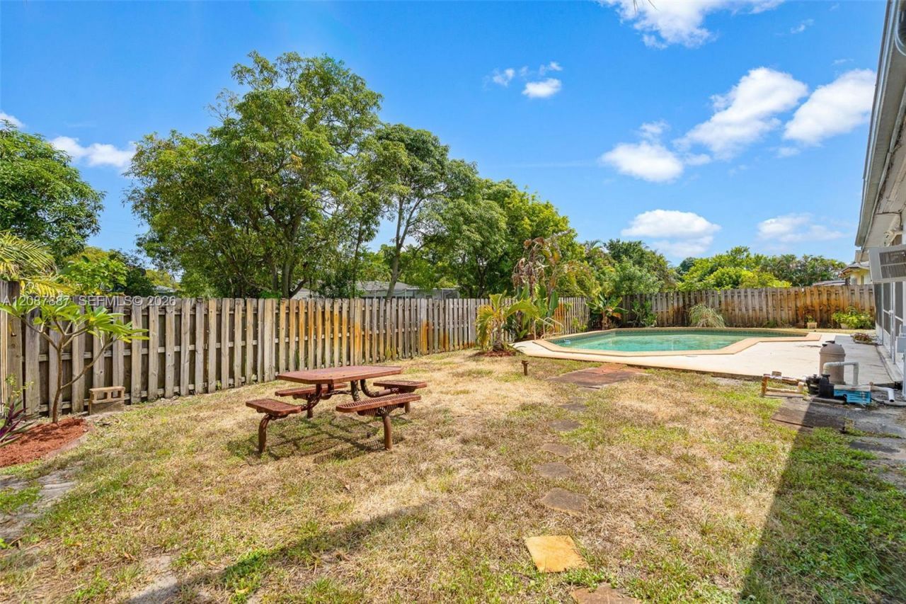 800 NW 48th Ter, Plantation, FL 33317 Photo