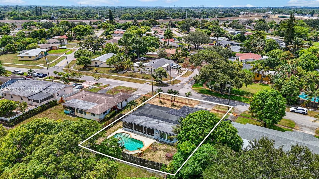 800 NW 48th Ter, Plantation, FL 33317 Photo