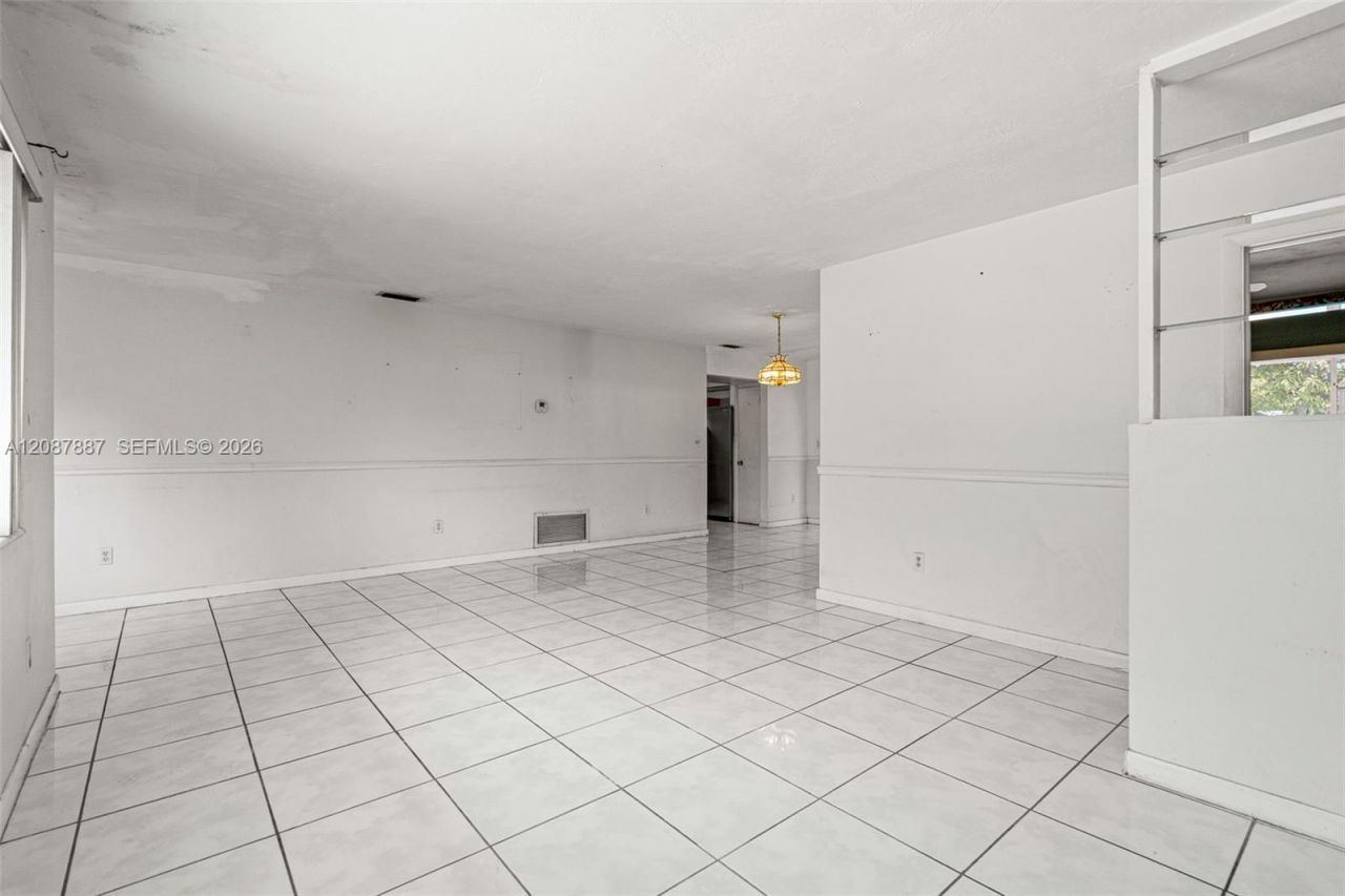 800 NW 48th Ter, Plantation, FL 33317 Photo