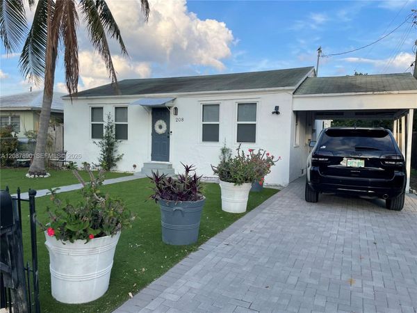 208 NE 22nd Ave , Pompano Beach, FL 33062