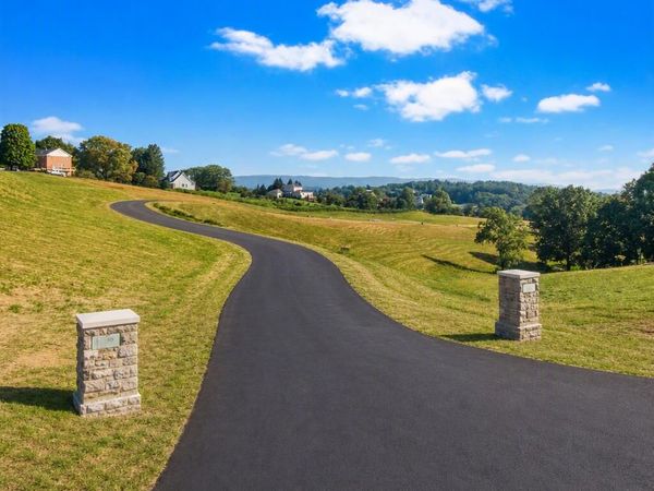 1075 Regal DR , Blacksburg, VA 24060