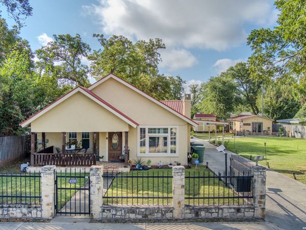 213 MINTER ST, Uvalde, TX 78801
