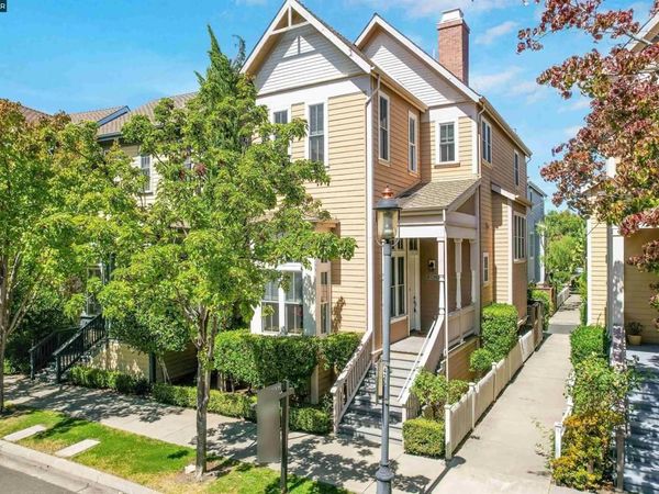 2063 Lewis St, Hercules, CA 94547
