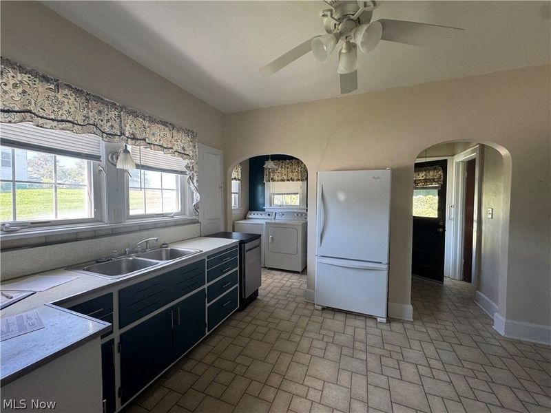 211 E Main Street, Saint Clairsville, OH 43950 Photo 14