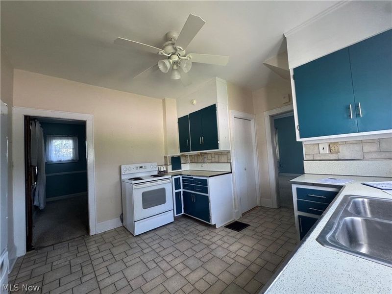 211 E Main Street, Saint Clairsville, OH 43950 Photo 16