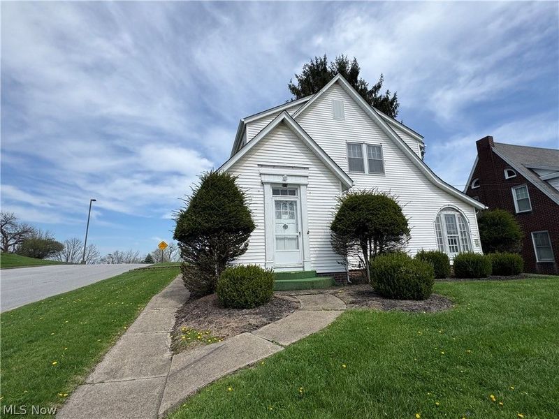 211 E Main Street, Saint Clairsville, OH 43950 Photo 2