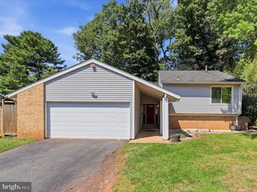 112 HILLSDALE DRIVE , STERLING, VA 20164