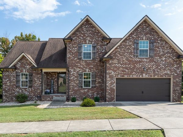 202 Hickory Pointe Dr, Lebanon, TN 37087