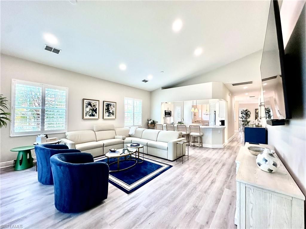 6438 Legacy Cir, Unit 304, Naples, FL 34113 Photo