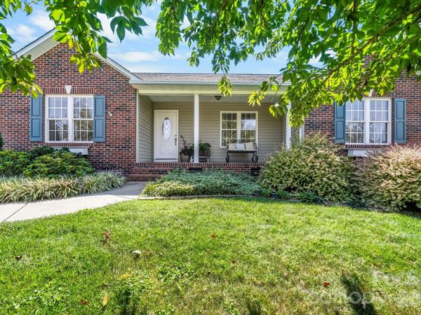 4391 33rd Street Lane NE, Hickory, NC 28601