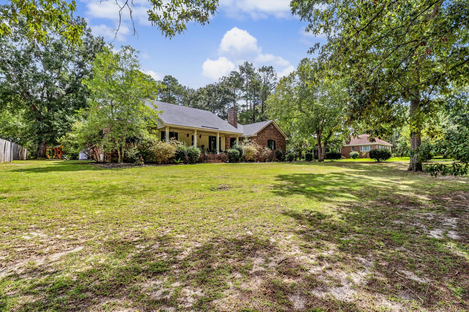 1010 Park Drive Photo 4