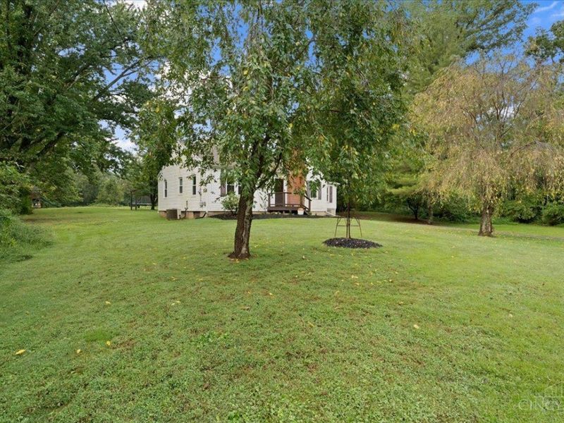 2571 Williamsburg Bantam Rd, Bethel, OH 45106 Photo 2