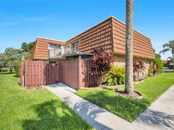 11882 SW 12th Pl, Davie, FL 33325